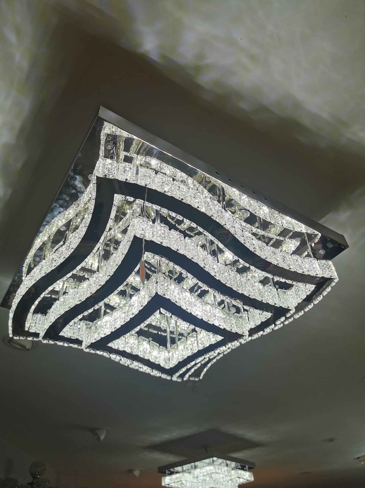 Lustre plafonnier LED Bluetooth avec télécommande – 60x60 cm – Neuf