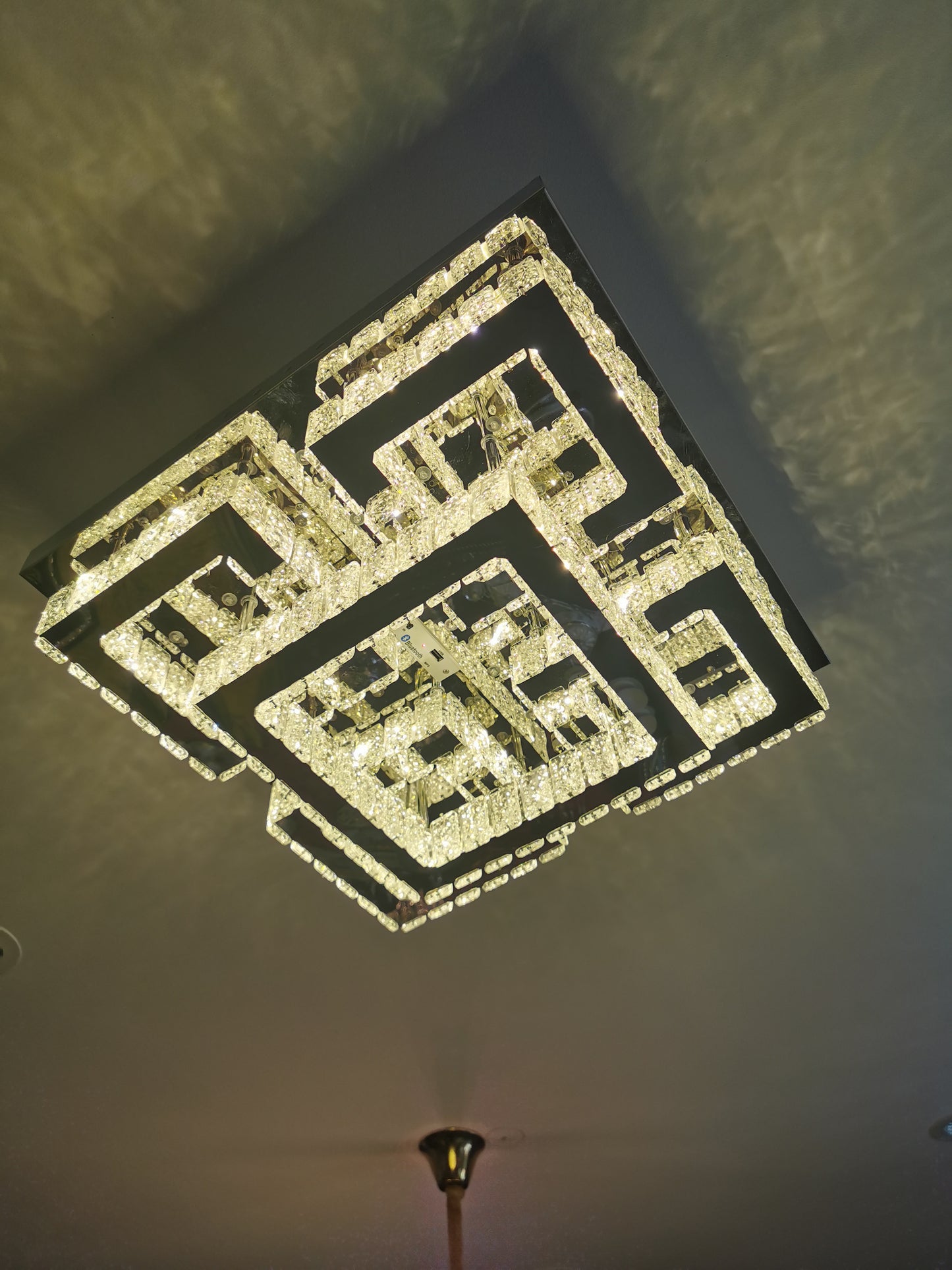 Lustre plafonnier LED Bluetooth avec télécommande – 50x50 cm – Neuf