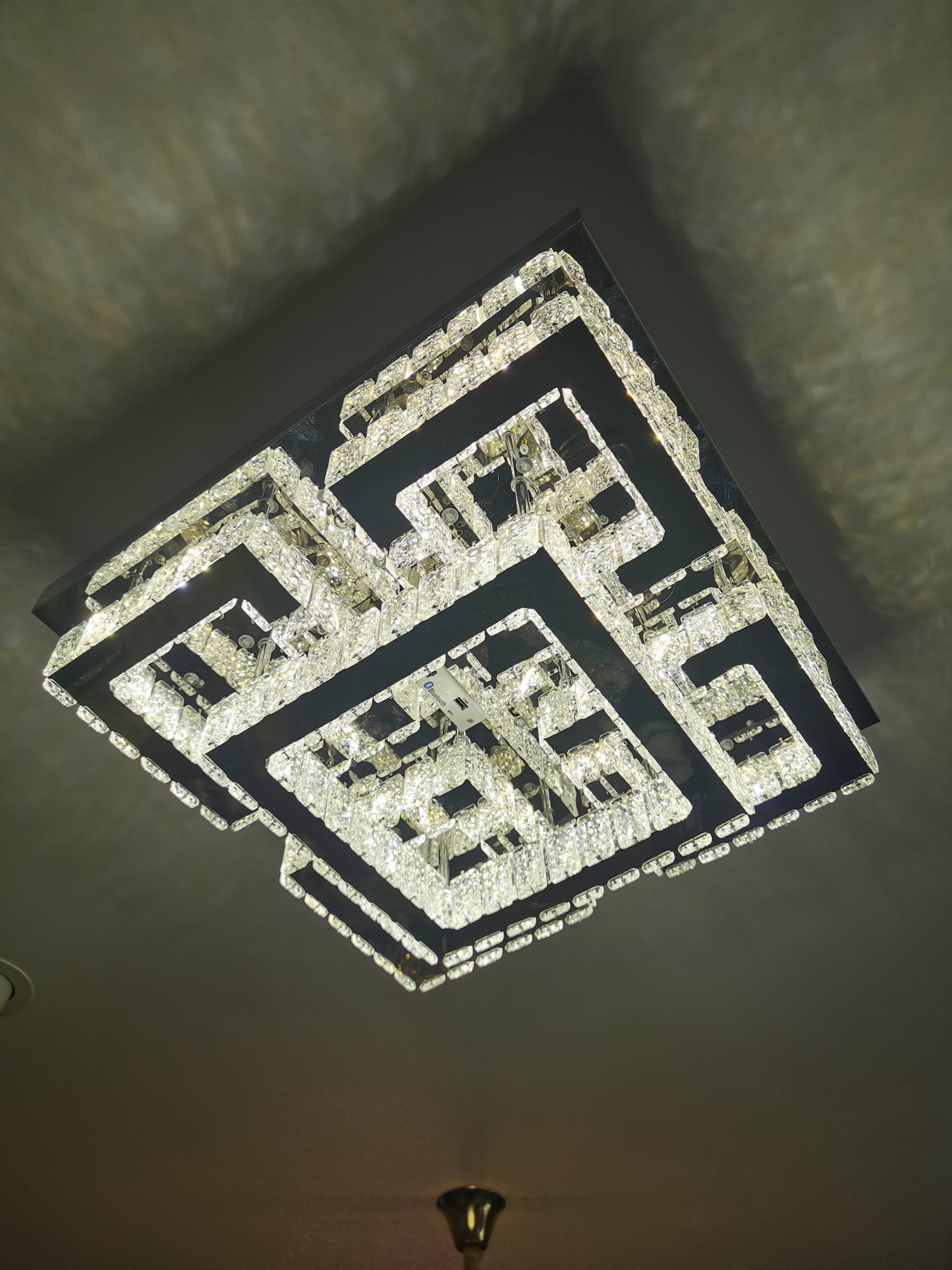 Lustre plafonnier LED Bluetooth avec télécommande – 50x50 cm – Neuf